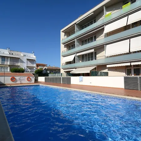In Spain Near Sandy & Pool 埃斯塔蒂特