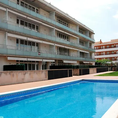 In Spain Near Sandy & Pool 埃斯塔蒂特