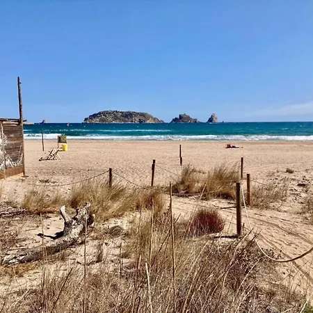 In Spain Near Sandy & Pool 公寓