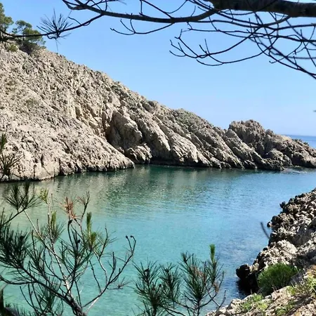 In Spain Near Sandy & Pool 埃斯塔蒂特